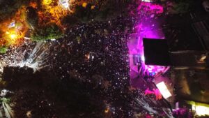 Augusta. Tutti hanno cantato con Sal Da Vinci: Di Mare: “Una piazza così non si era mai vista!”