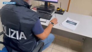 Ostello migranti di Cassibile, l’operazione Nexus scopre un sistema di appalti e corruzione